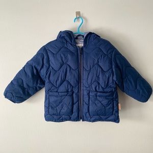 LIGHTWEIGHT QUILTED ® REPREVE COAT WITH BAG